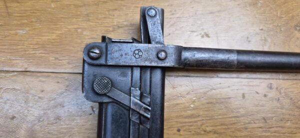 Magnifique chargette de pistolet Luger P08 - Indispensable accessoire du chargeur escargot ou "Trommel Magazin"  - Rarissime Modèle AEG (le plus rare!) - Très beau poinçon et logo de fabricant - Parfait état - Pièce de collection rarissime ! - TBE+++