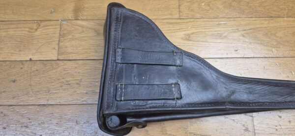 Très bel étui pour pistolet Luger P08 long dit d'artillerie - Fabrication Maury & CO (?)à Offenbach am Main en 1915 - Étui du 1er type modifié second type - Beaux cuir en TBE et souple - Étui noir bruni post septembre 1915 - Nominatif et Attribué au F.A.R 25 en 1915 aussi - Pièce superbe en TBE+ – Image 11