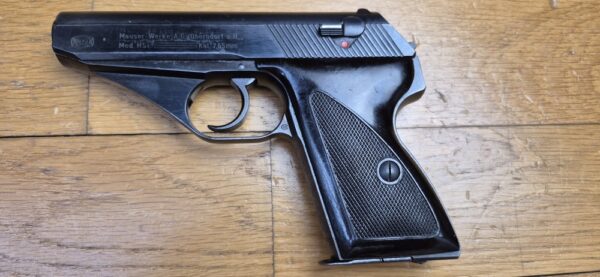 Beau Pistolet Mauser Modèle HSC - Rare fabrication Mauser sous Occupation Srançaise - En 7,65mm et huit coups - 1945 - Au moins aussi rare étui fantaisie d'origine - Très bel état esthétique et mécanique - TBE+/ TBE++ – Image 2