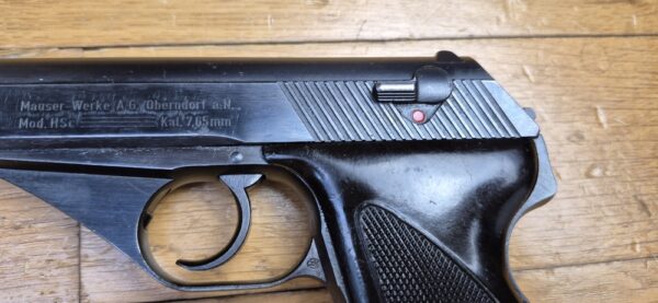 Beau Pistolet Mauser Modèle HSC - Rare fabrication Mauser sous Occupation Srançaise - En 7,65mm et huit coups - 1945 - Au moins aussi rare étui fantaisie d'origine - Très bel état esthétique et mécanique - TBE+/ TBE++ – Image 5