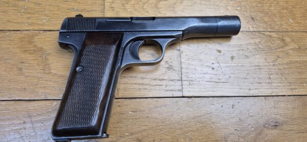 Beau Pistolet Browning Mod.10/22 - 7,65mm Browning - Fabrication Herstal saisie par l'armée allemande - Vers 1942 / 44 - Nombreux Waffenamt - Très bon fonctionnement - Rare étui police - TBE – Image 12