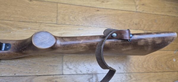 Carabine Albrecht Kind (et pas King comme souvent entendu ou lu !) - Arme monocoup 22 Lr - Équivalente de nos "La Française" - Arme d’initiation ultra légère pour du fun au stand ou dans le jardin - Très beaux bois en dépit d'un manque de cirage/huilage - Rail 11mm et canon fileté avec sa bague de protection - Détente réglable - TBE+ – Image 11