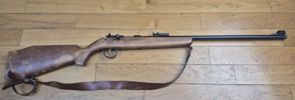 Carabine Albrecht Kind (et pas King comme souvent entendu ou lu !) - Arme monocoup 22 Lr - Équivalente de nos "La Française" - Arme d’initiation ultra légère pour du fun au stand ou dans le jardin - Très beaux bois en dépit d'un manque de cirage/huilage - Rail 11mm et canon fileté avec sa bague de protection - Détente réglable - TBE+ – Image 15