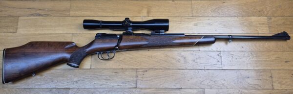 Superbe carabine de chasse Mauser 66 S - Calibre 7x64 -  Noyer veiné de haute qualité -  Inserts ébène et os  - Quadrillage manuel - Stetcher à l'allemande (deux détentes) - Lunette AKAH 6 x 42 / 46 à corps acier en réticule N°1 - TBE / TBE+ – Image 2