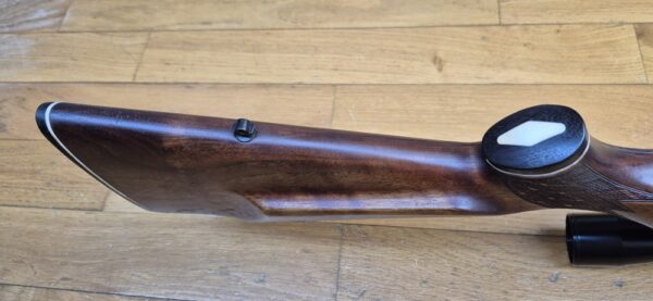 Superbe carabine de chasse Mauser 66 S - Calibre 7x64 -  Noyer veiné de haute qualité -  Inserts ébène et os  - Quadrillage manuel - Stetcher à l'allemande (deux détentes) - Lunette AKAH 6 x 42 / 46 à corps acier en réticule N°1 - TBE / TBE+ – Image 12