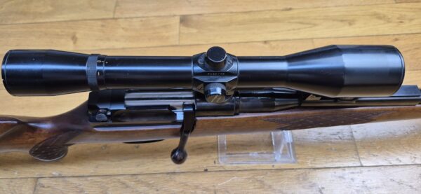Superbe carabine de chasse Mauser 66 S - Calibre 7x64 -  Noyer veiné de haute qualité -  Inserts ébène et os  - Quadrillage manuel - Stetcher à l'allemande (deux détentes) - Lunette AKAH 6 x 42 / 46 à corps acier en réticule N°1 - TBE / TBE+ – Image 19