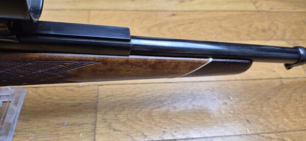 Superbe carabine de chasse Mauser 66 S - Calibre 7x64 -  Noyer veiné de haute qualité -  Inserts ébène et os  - Quadrillage manuel - Stetcher à l'allemande (deux détentes) - Lunette AKAH 6 x 42 / 46 à corps acier en réticule N°1 - TBE / TBE+ – Image 22
