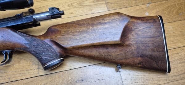 Superbe carabine de chasse Mauser 66 S - Calibre 7x64 -  Noyer veiné de haute qualité -  Inserts ébène et os  - Quadrillage manuel - Stetcher à l'allemande (deux détentes) - Lunette AKAH 6 x 42 / 46 à corps acier en réticule N°1 - TBE / TBE+ – Image 26