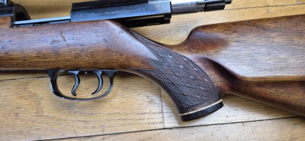 Superbe carabine de chasse Mauser 66 S - Calibre 7x64 -  Noyer veiné de haute qualité -  Inserts ébène et os  - Quadrillage manuel - Stetcher à l'allemande (deux détentes) - Lunette AKAH 6 x 42 / 46 à corps acier en réticule N°1 - TBE / TBE+ – Image 27