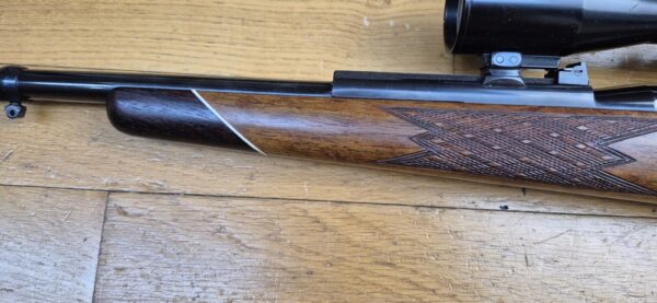 Superbe carabine de chasse Mauser 66 S - Calibre 7x64 -  Noyer veiné de haute qualité -  Inserts ébène et os  - Quadrillage manuel - Stetcher à l'allemande (deux détentes) - Lunette AKAH 6 x 42 / 46 à corps acier en réticule N°1 - TBE / TBE+ – Image 33