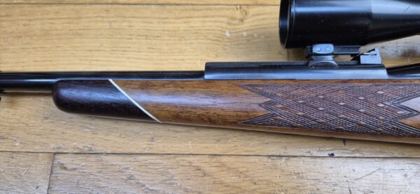 Superbe carabine de chasse Mauser 66 S - Calibre 7x64 -  Noyer veiné de haute qualité -  Inserts ébène et os  - Quadrillage manuel - Stetcher à l'allemande (deux détentes) - Lunette AKAH 6 x 42 / 46 à corps acier en réticule N°1 - TBE / TBE+ – Image 34