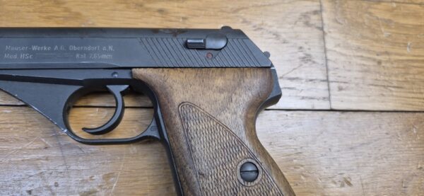 Beau Pistolet Mauser Modèle HSC - Rare fabrication Mauser sous Occupation Française ("early model") - En 7,65mm et huit coups - Pièce de 1945 - Bel état esthétique et mécanique - Excellent canon - TBE+ – Image 15