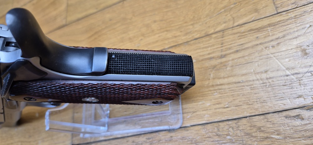 Très beau 1911 par Smith & Wesson - En 45acp et 8 coups - 100% acier Inox (pas de plastoc!) - Usinages Smith! - Très bon état mécanique et esthétique - Boite d'origine - TBE+ – Image 14