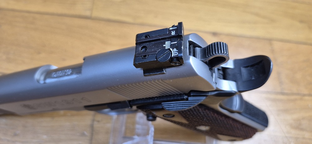 Très beau 1911 par Smith & Wesson - En 45acp et 8 coups - 100% acier Inox (pas de plastoc!) - Usinages Smith! - Très bon état mécanique et esthétique - Boite d'origine - TBE+ – Image 16