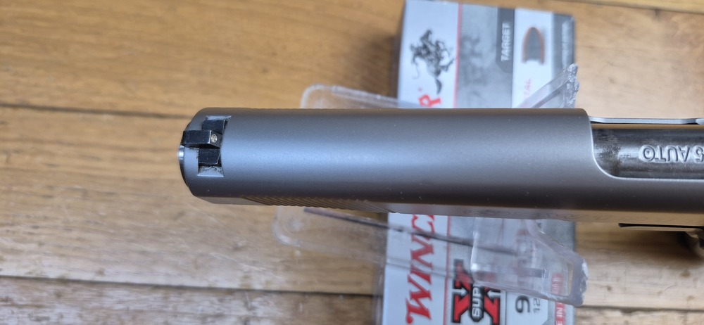 Très beau 1911 par Smith & Wesson - En 45acp et 8 coups - 100% acier Inox (pas de plastoc!) - Usinages Smith! - Très bon état mécanique et esthétique - Boite d'origine - TBE+ – Image 19