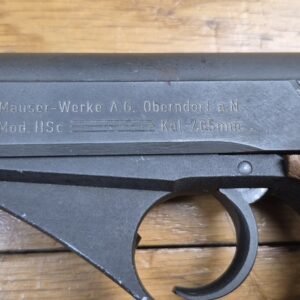 Beau Pistolet Mauser Modèle HSC - Rare fabrication Mauser sous Occupation Française ("early model") - En 7,65mm et huit coups - Pièce de 1945 - Bel état esthétique et mécanique - Excellent canon - TBE+