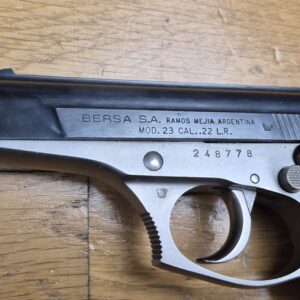 Beau pistolet argentin Bersa Modèle 23 - Gaucho des Pampas et des chaudes boites de nuit de Cordoba -  Le petit argentin en cal. 22LR qui impressionne les américains - 100% acier - Léger et très précis - Excellente esthétique et mécanique - Canon miroir - Très belle arme en TBE++