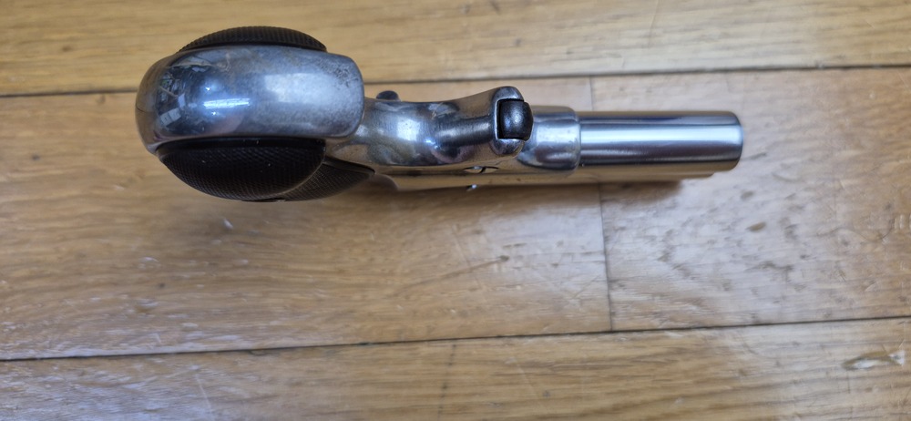 Iconique pistolet double Derringer Remington M95 - Cal 41 annulaire dit .41RF - peu courant et recherché Type I tardif - L'arme des saloons de 1870/1880 ! - Très belle finition nickelée d'origine - Excellent état mécanique - Bons canons - Éjection parfaite - Plaquettes ébonite en très bon état - 14.000 exemplaires seulement ! - Un "joker" dans la manche d'un As en excellent état - TBE+/TBE++ – Image 8