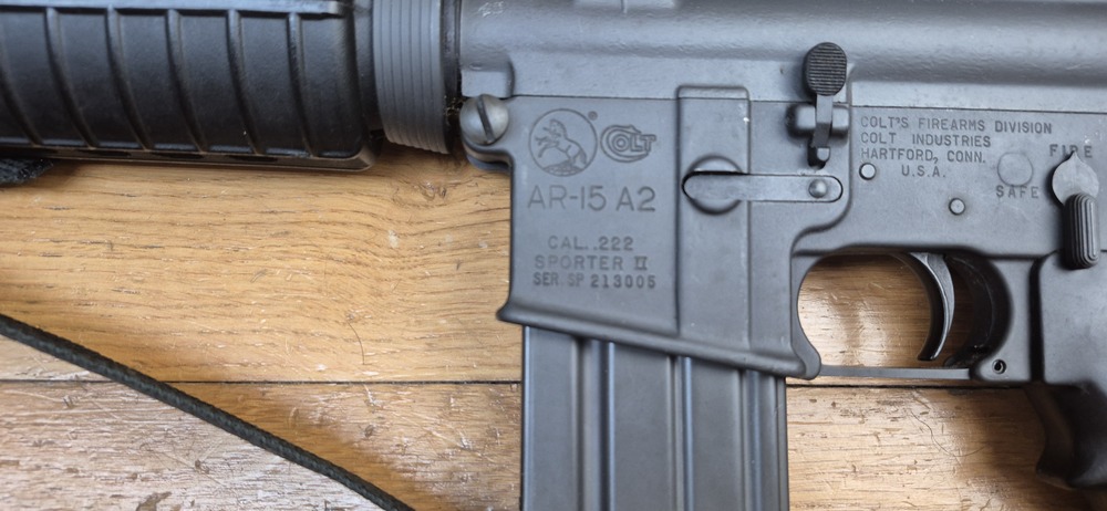 Très belle carabine Colt AR15 A2 Modèle Sporter II - Calibre 222 rem. - Fabrication 100% Colt vers 1985 - Entre la M16 A1 et la M16 A2 dans l'arbre généalogique Colt - Excellente arme de stand de qualité pour les fans de la plateforme AR15 - TBE++ – Image 8
