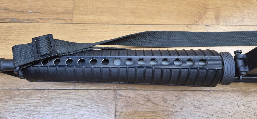 Très belle carabine Colt AR15 A2 Modèle Sporter II - Calibre 222 rem. - Fabrication 100% Colt vers 1985 - Entre la M16 A1 et la M16 A2 dans l'arbre généalogique Colt - Excellente arme de stand de qualité pour les fans de la plateforme AR15 - TBE++ – Image 22