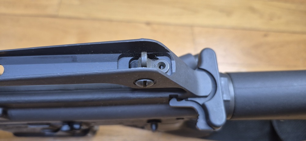 Très belle carabine Colt AR15 A2 Modèle Sporter II - Calibre 222 rem. - Fabrication 100% Colt vers 1985 - Entre la M16 A1 et la M16 A2 dans l'arbre généalogique Colt - Excellente arme de stand de qualité pour les fans de la plateforme AR15 - TBE++ – Image 28