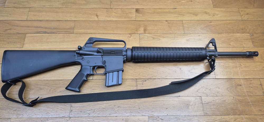 Très belle carabine Colt AR15 A2 Modèle Sporter II - Calibre 222 rem. - Fabrication 100% Colt vers 1985 - Entre la M16 A1 et la M16 A2 dans l'arbre généalogique Colt - Excellente arme de stand de qualité pour les fans de la plateforme AR15 - TBE++ – Image 33
