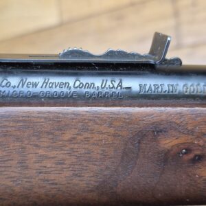 Très belle carabine à levier sous garde Marlin Golden 39A - Calibre 22LR - 10 coups + 1 en 22LR - Très belle fabrication "JM" de 1962 - démontable ou "Take-down" - Rayures micro-grooves - État mécanique et esthétique superbe - Montage acier avec lunette Monope X2.5 à réticule N°1 - Arme d'amusement et petite chasse magnifique - TBE++