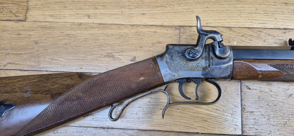 Très belle reproduction de Carabine de précision Edwin Wesson - Modèle vers 1845/49 - Cal .50 - Fabrication Italienne Moffra di Mainardi pour Hege en Allemagne - Arme poudre noire réputée pour sa précision longue distance - Très belles finitions - Jaspage à 90% - Bois en TBE - Très beau canon - Excellente mécanique - Arme de 1978 - Superbe et rare dans le monde poudre noire- TBE++ – Image 4