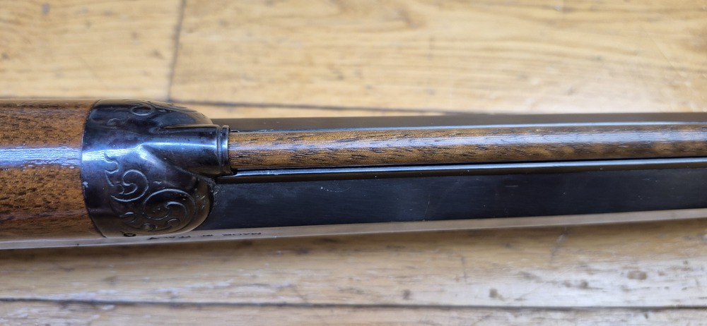 Très belle reproduction de Carabine de précision Edwin Wesson - Modèle vers 1845/49 - Cal .50 - Fabrication Italienne Moffra di Mainardi pour Hege en Allemagne - Arme poudre noire réputée pour sa précision longue distance - Très belles finitions - Jaspage à 90% - Bois en TBE - Très beau canon - Excellente mécanique - Arme de 1978 - Superbe et rare dans le monde poudre noire- TBE++ – Image 17