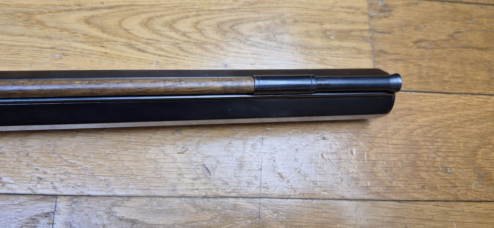 Très belle reproduction de Carabine de précision Edwin Wesson - Modèle vers 1845/49 - Cal .50 - Fabrication Italienne Moffra di Mainardi pour Hege en Allemagne - Arme poudre noire réputée pour sa précision longue distance - Très belles finitions - Jaspage à 90% - Bois en TBE - Très beau canon - Excellente mécanique - Arme de 1978 - Superbe et rare dans le monde poudre noire- TBE++ – Image 19