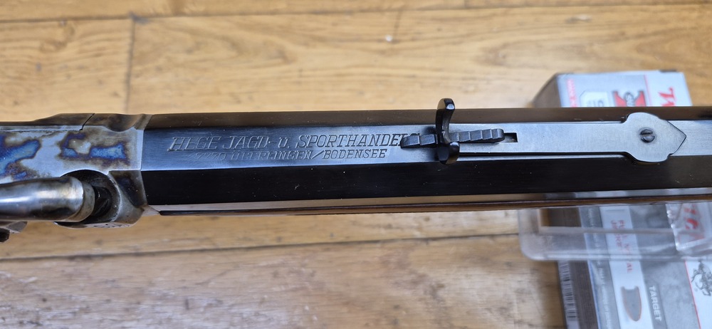 Très belle reproduction de Carabine de précision Edwin Wesson - Modèle vers 1845/49 - Cal .50 - Fabrication Italienne Moffra di Mainardi pour Hege en Allemagne - Arme poudre noire réputée pour sa précision longue distance - Très belles finitions - Jaspage à 90% - Bois en TBE - Très beau canon - Excellente mécanique - Arme de 1978 - Superbe et rare dans le monde poudre noire- TBE++ – Image 25