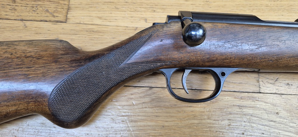 Très belle carabine d'entrainement Walther Sport Modell V - Période III°Reich - Arme d'avant-guerre 1937/1938 - Sans doute moins de 38.000 exemplaires produits - Bois en TBE++ - Excellente mécanique - Canon superbe avec de très belles rayures - TBE++ – Image 5