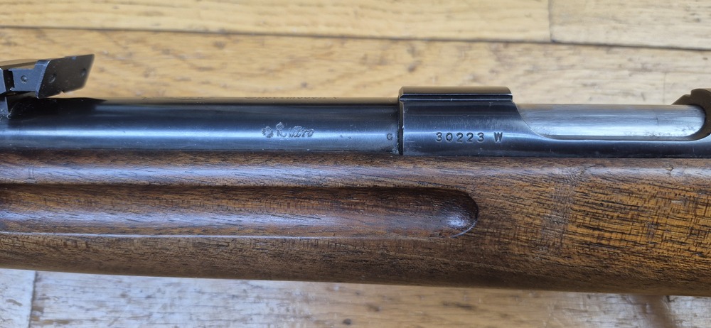 Très belle carabine d'entrainement Walther Sport Modell V - Période III°Reich - Arme d'avant-guerre 1937/1938 - Sans doute moins de 38.000 exemplaires produits - Bois en TBE++ - Excellente mécanique - Canon superbe avec de très belles rayures - TBE++ – Image 32