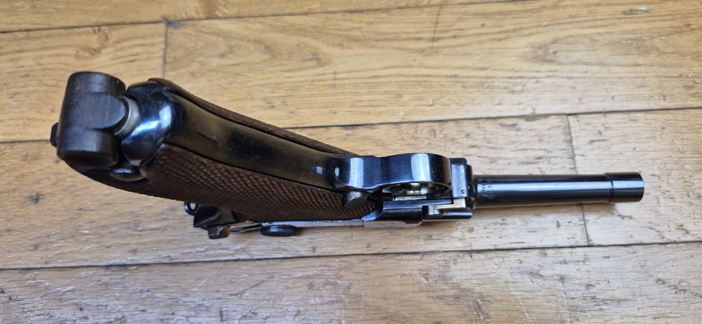 Superbe et atypique Luger P08 - Fabrication Erfurt 1916 - Arme 100% mono-matricule - Superbe re-bronzage professionnel à la couche - Mécanique plus qu'excellente - Esthétique superbe - Canon excellent quasi neuf - Superbe Luger de tir symbolique de l'Histoire ! - TBE++ – Image 12