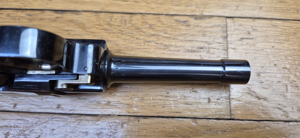 Superbe et atypique Luger P08 - Fabrication Erfurt 1916 - Arme 100% mono-matricule - Superbe re-bronzage professionnel à la couche - Mécanique plus qu'excellente - Esthétique superbe - Canon excellent quasi neuf - Superbe Luger de tir symbolique de l'Histoire ! - TBE++ – Image 15