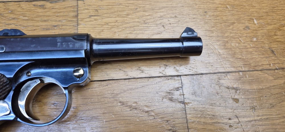 Superbe et atypique Luger P08 - Fabrication Erfurt 1916 - Arme 100% mono-matricule - Superbe re-bronzage professionnel à la couche - Mécanique plus qu'excellente - Esthétique superbe - Canon excellent quasi neuf - Superbe Luger de tir symbolique de l'Histoire ! - TBE++ – Image 22