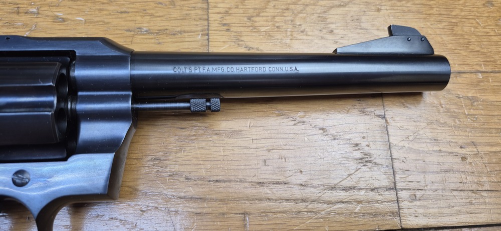 Mythique revolver Colt Officer Model Match - Cal. 38Sp - Canon lourd 6 pouces - Arme de Hartford vers 1960 - Esthétique et mécanique de pointe - Pièce rare dédiée au tir et à l'entrainement dans une fabrication de très grande qualité - Excellent état proche du neuf absolu - TBE +++ – Image 25