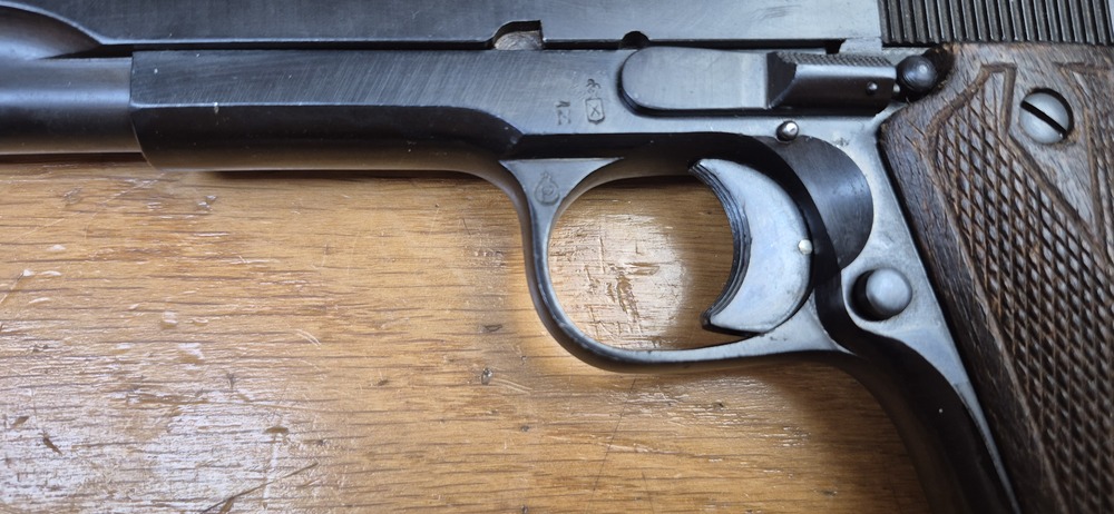 Très beau Pistolet Star B - Le plus réussi des clones du 1911 - Cal. 9 x19 - Arme adoptée par la Wehrmacht - Très belle fabrication de Eibar de 1943 - Arme militaire - État mécanique et esthétique plus que très beau - TBE++/TBE+++ – Image 8
