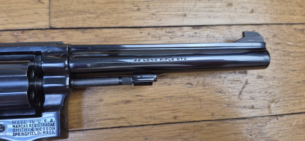 Très bel exemplaire de revolver Smith & Wesson 17-3 - Revolver de précision et d'entrainement en cal .22Lr - Arme de Spingfield de 1972/1973 - "Pinned and recessed" - Bronzage et ajustements excellents - Mécanique en TBE++ - Canon fluté 6 pouces neuf avec de superbe rayures - Arme de qualité Premium dans des finitions intouchables aujourd'hui - TBE++ / TBE+++ – Image 28