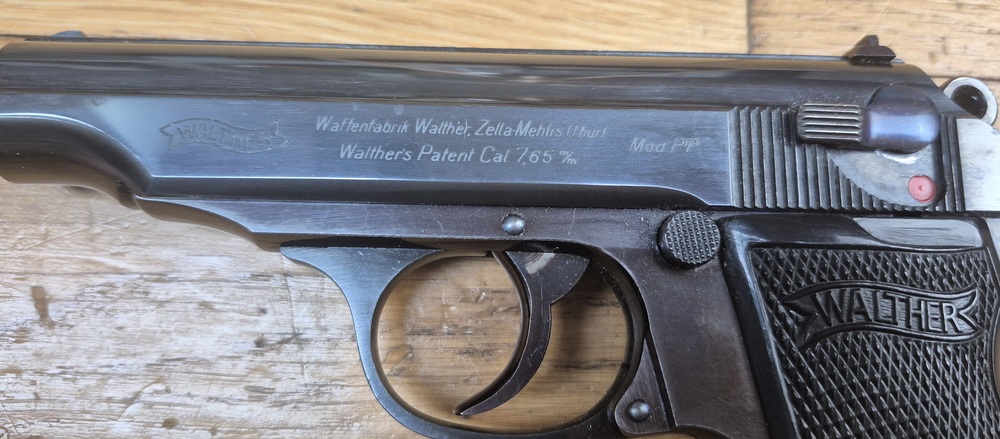 Magnifique pistolet Walther PP période III° Reich - Belle fabrication Walther Zella-Mehlis - Calibre 7,65 mm - Arme civile de fin 1937 - Splendide bronzage d'origine à 99% - 100% Mono matricule - Mécanique parfaite - Canon miroir neuf - Chargeur conforme - Un splendide PP - TBE++ – Image 6
