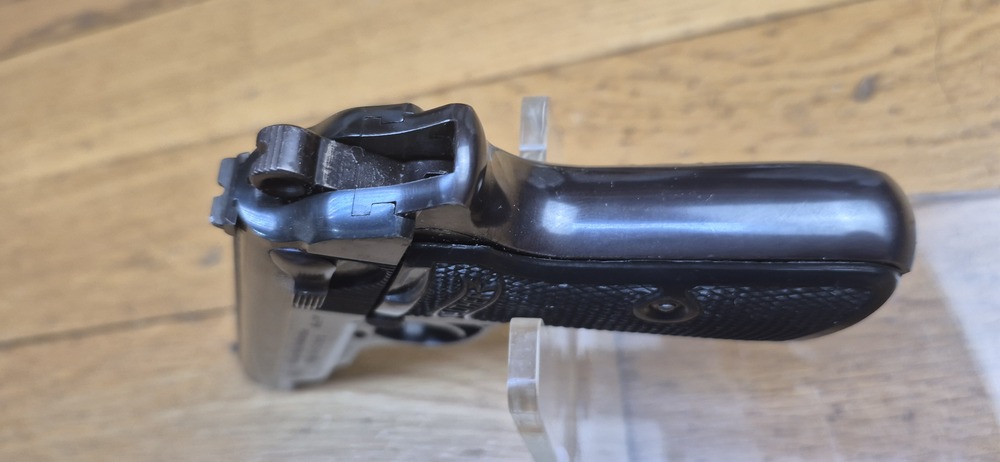 Magnifique pistolet Walther PP période III° Reich - Belle fabrication Walther Zella-Mehlis - Calibre 7,65 mm - Arme civile de fin 1937 - Splendide bronzage d'origine à 99% - 100% Mono matricule - Mécanique parfaite - Canon miroir neuf - Chargeur conforme - Un splendide PP - TBE++ – Image 10