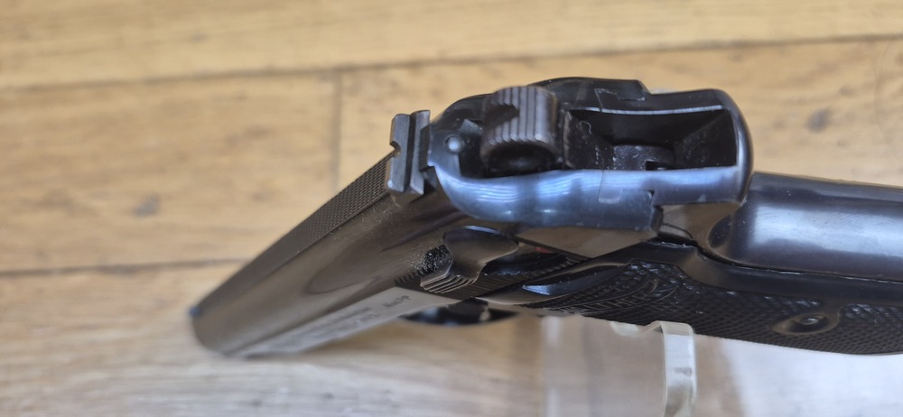 Magnifique pistolet Walther PP période III° Reich - Belle fabrication Walther Zella-Mehlis - Calibre 7,65 mm - Arme civile de fin 1937 - Splendide bronzage d'origine à 99% - 100% Mono matricule - Mécanique parfaite - Canon miroir neuf - Chargeur conforme - Un splendide PP - TBE++ – Image 11