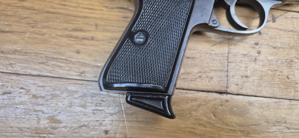 Magnifique pistolet Walther PP période III° Reich - Belle fabrication Walther Zella-Mehlis - Calibre 7,65 mm - Arme civile de fin 1937 - Splendide bronzage d'origine à 99% - 100% Mono matricule - Mécanique parfaite - Canon miroir neuf - Chargeur conforme - Un splendide PP - TBE++ – Image 15