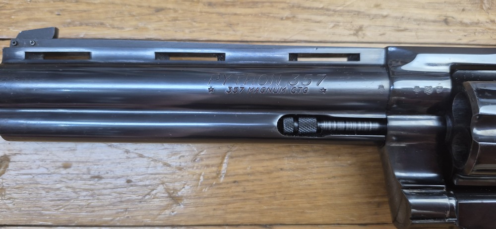 Splendide Colt Python 357 Magnum - Canon 6 pouces - Arme de début 1968 (!) en finitions de pointe - Arme d'occasion en état plus excellent pour son âge - Pièce Premium à tous points de vues - TBE++ – Image 8