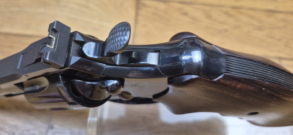 Splendide Colt Python 357 Magnum - Canon 6 pouces - Arme de début 1968 (!) en finitions de pointe - Arme d'occasion en état plus excellent pour son âge - Pièce Premium à tous points de vues - TBE++ – Image 16