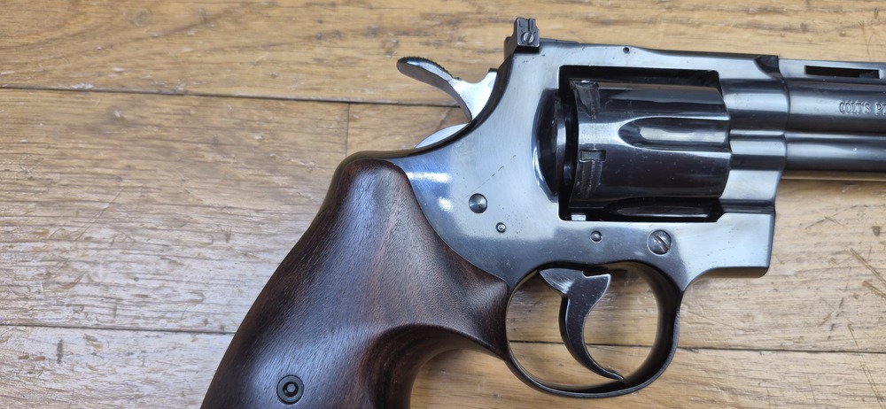 Splendide Colt Python 357 Magnum - Canon 6 pouces - Arme de début 1968 (!) en finitions de pointe - Arme d'occasion en état plus excellent pour son âge - Pièce Premium à tous points de vues - TBE++ – Image 23