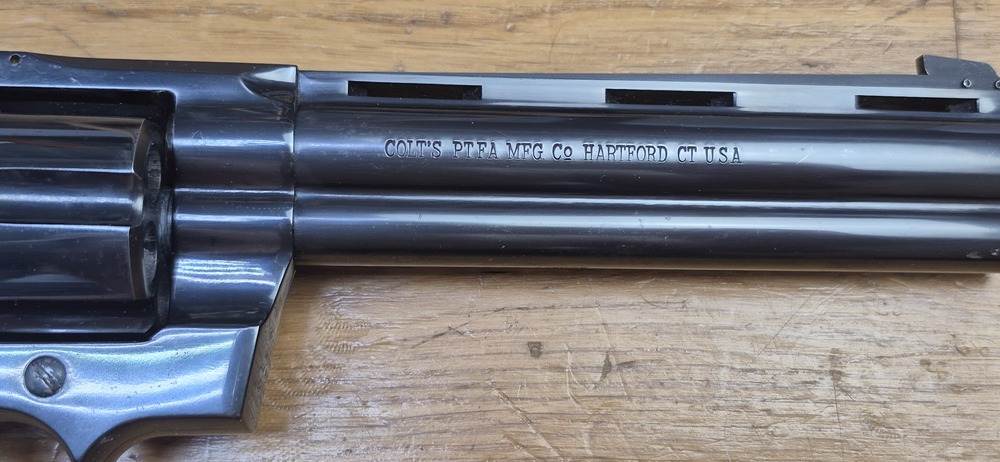 Splendide Colt Python 357 Magnum - Canon 6 pouces - Arme de début 1968 (!) en finitions de pointe - Arme d'occasion en état plus excellent pour son âge - Pièce Premium à tous points de vues - TBE++ – Image 27