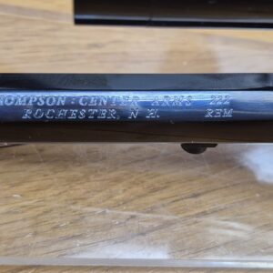Splendide et rare canon pour Pistolet Thompson Center - Modèle Contender - Canon 10 pouces - Rare cal. 222 Rem ! - Arme de Rochester - Superbe canon octogonal à splendides rayures - Lunette Hunter Japan en 2.5 x 20 en acier - Montage 100% acier Leupold - Hausse d'origine fournie - Bronzage 100% - Belle pièce d'entrainement et de précision! - TBE+++
