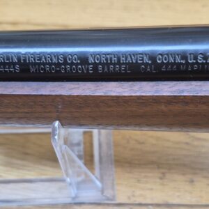 Très belle et puissante carabine Marlin 444 S - Calibre 444 Marlin - Capacité 5+1 - Arme de 1981 au poinçon "JM" - Fabrication New Haven de qualité Marlin avant faillite! - Bois, mécaniques et ajustements au top -  Bronzage d'origine à 100% - Canon micro Groove "neuf" -  Superbe état quasi neuf - TBE+++