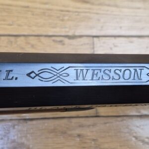 Très belle reproduction de Carabine de précision Edwin Wesson - Modèle vers 1845/49 - Cal .50 - Fabrication Italienne Moffra di Mainardi pour Hege en Allemagne - Arme poudre noire réputée pour sa précision longue distance -  Très belles finitions - Jaspage à 90% - Bois en TBE - Très beau canon - Excellente mécanique - Arme de 1978 - Superbe et rare dans le monde poudre noire- TBE++